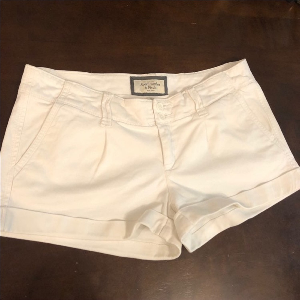 🌸SPRING SALE🌸 Abercrombie White Cuffed Shorts
